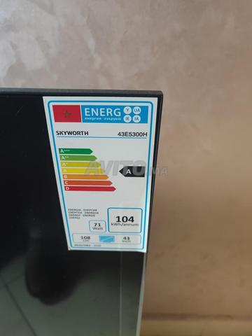 Télévision Smart TV 108cm (43 pouces) - 2
