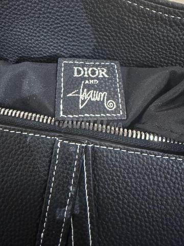Dior x Shawn Saddle Bag الأصلية – جلد أسود