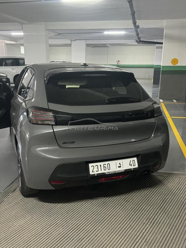 Peugeot 208 Essence Manuelle 2024 à Tanger