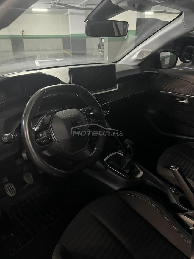 Peugeot 208 Essence Manuelle 2024 à Tanger