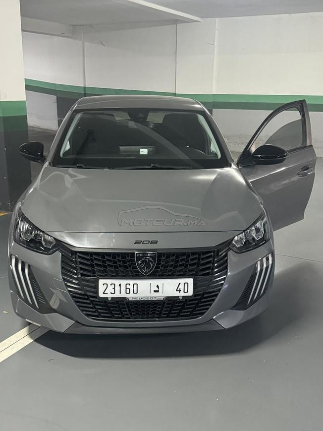 Peugeot 208 Essence Manuelle 2024 à Tanger
