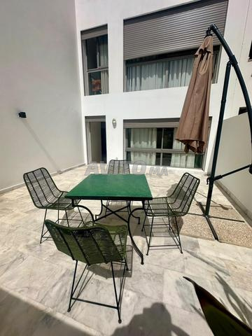 Magnifique studio neuf avec grande terrasse