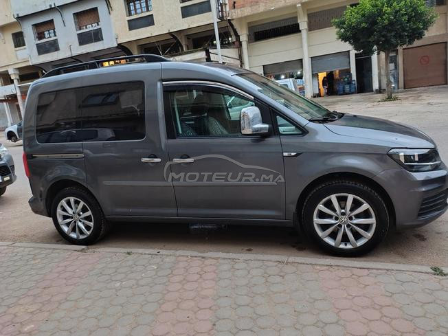 Volkswagen caddy mod 2021 en excellent état 