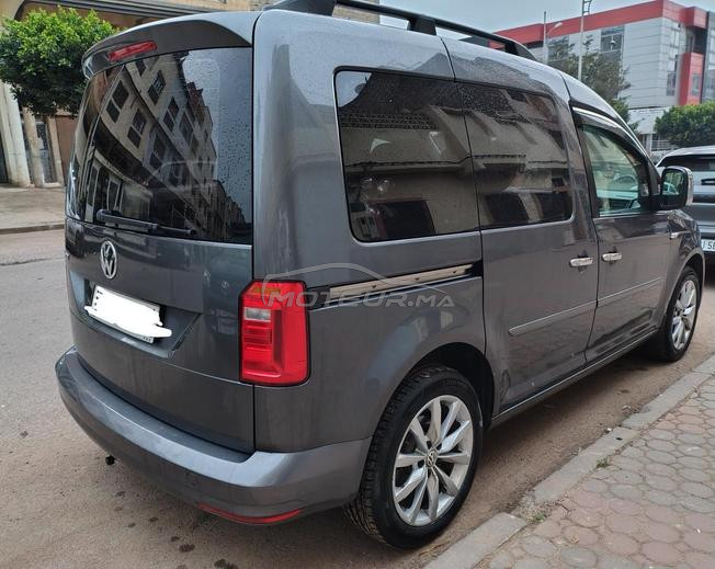 Volkswagen caddy mod 2021 en excellent état 