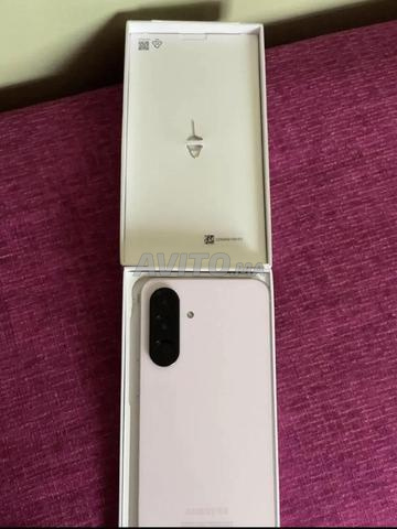 Samsung Galaxy A56 5G neuf et pur - 2