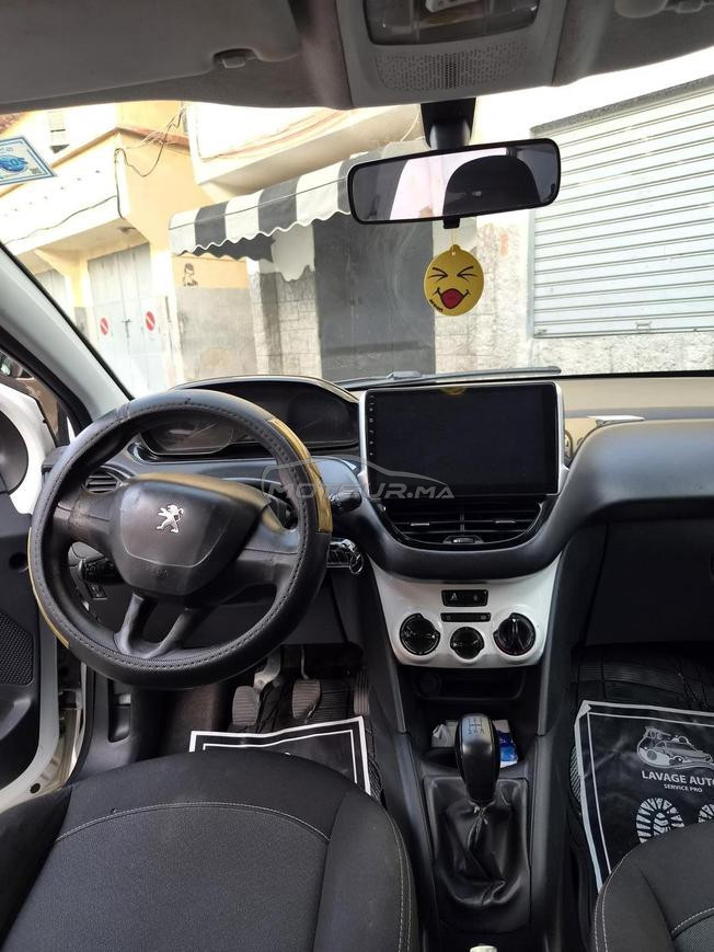 peugeot 208 bon etat 