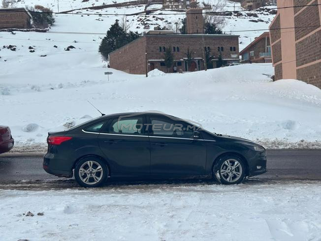 Ford focus très bon état 