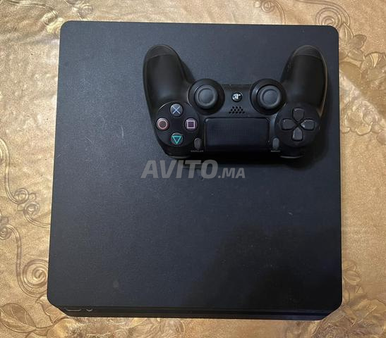 PS4 Slim 1TB, 1 Manette (Très Bon État) - 2