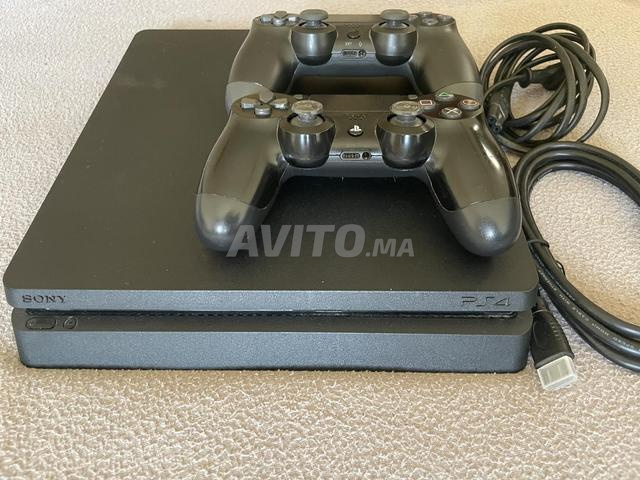 PS4 Slim 1Tb, flashée avec 2 manettes - 2
