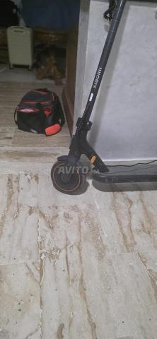 سكوتر كهربائي مؤمن بإشارات قابل للتفاوض - 2