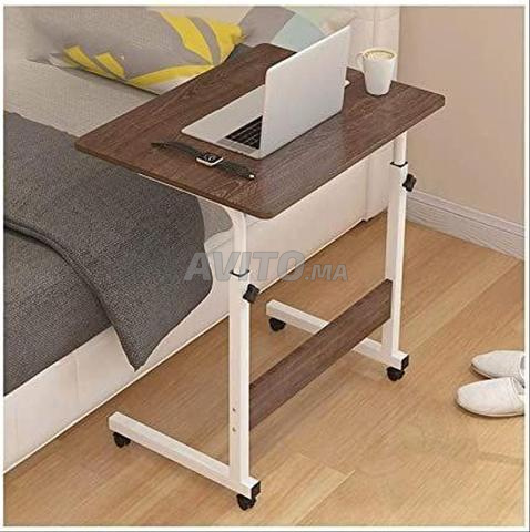Table mobile pratique et moderne réglable en hauteur. - 2