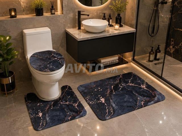 Ajoutez une touche moderne à votre salle de bain avec un ensemble d'accessoires unique.