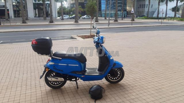 Scooter Capucino 2021 4T excellent état 80Cc - 2