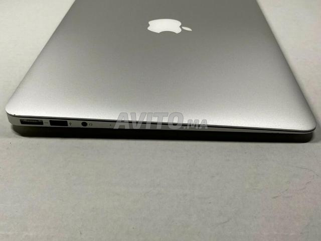 ماك بوك اير كور i5 256ssd شاشة 13 بوصة مستخدم قليلًا