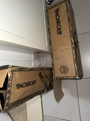 ممتصات صدمات مونرو 16498 جديدة جولف 4 - 2