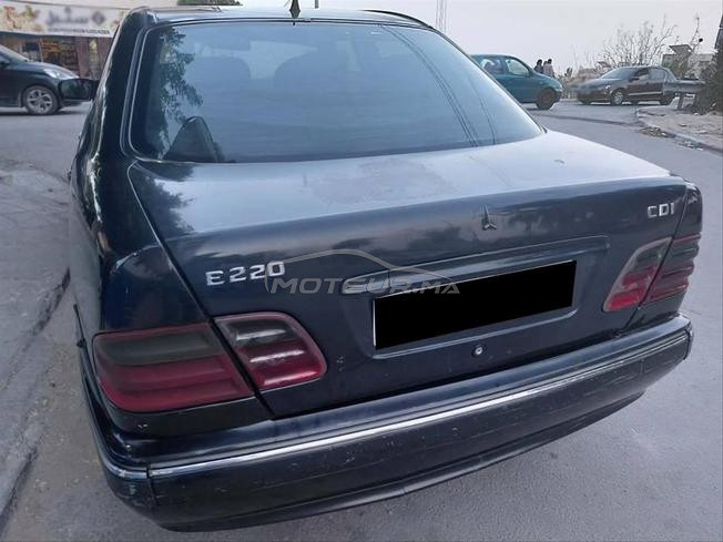 للبيع مرسيديس 220