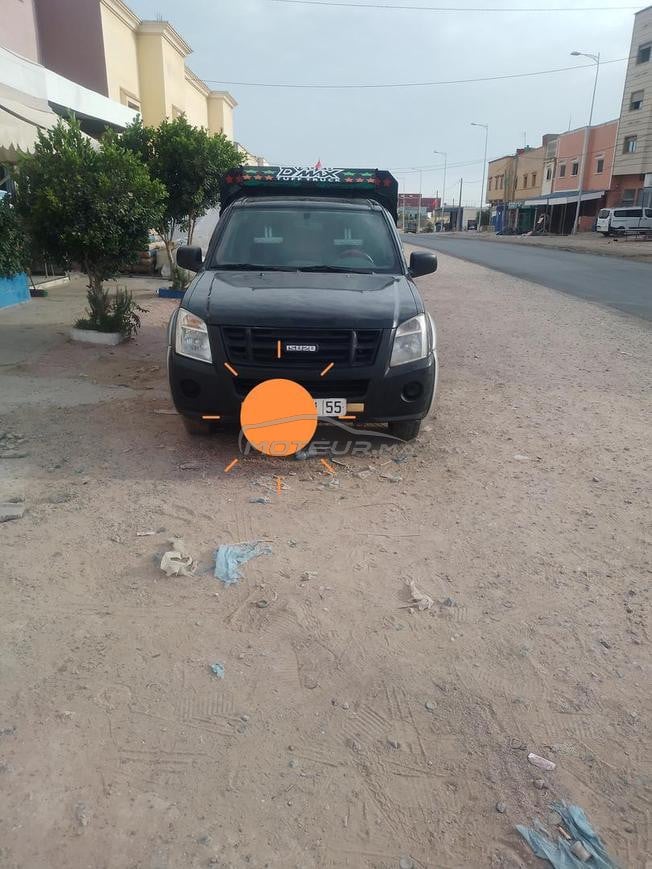 سيارة من دي ماكس