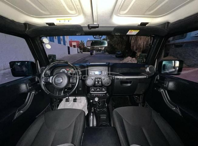 Jeep Wrangler Sahara avec caravane tout terrain