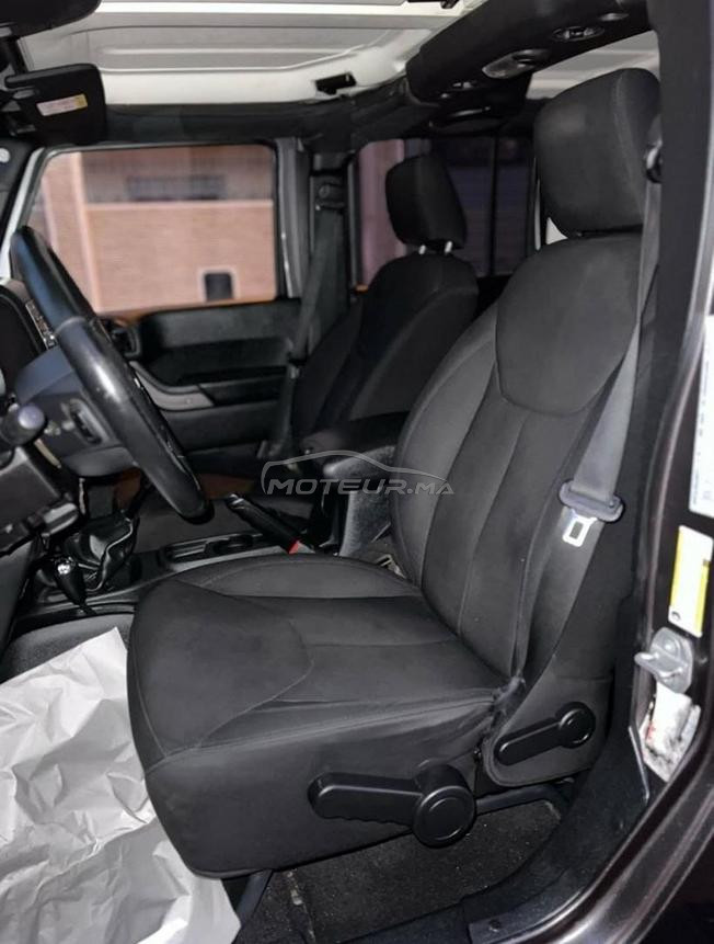 Jeep Wrangler Sahara avec caravane tout terrain