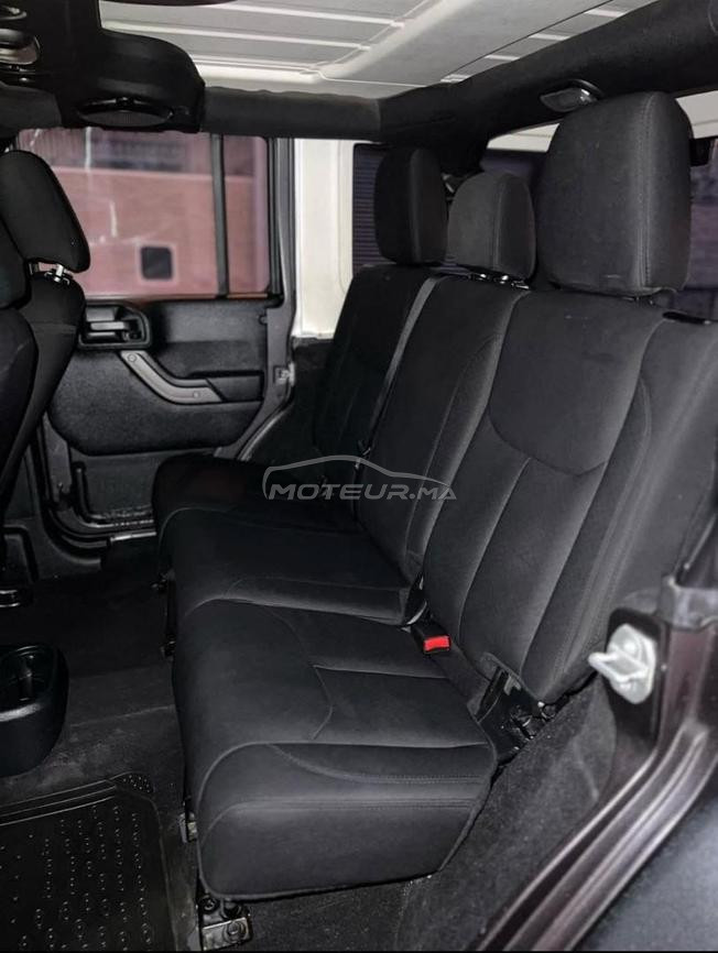 Jeep Wrangler Sahara avec caravane tout terrain
