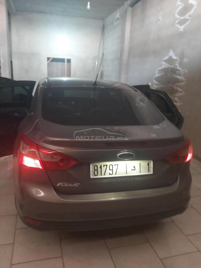 ford focus modéle  2013 en très bon état à vendre