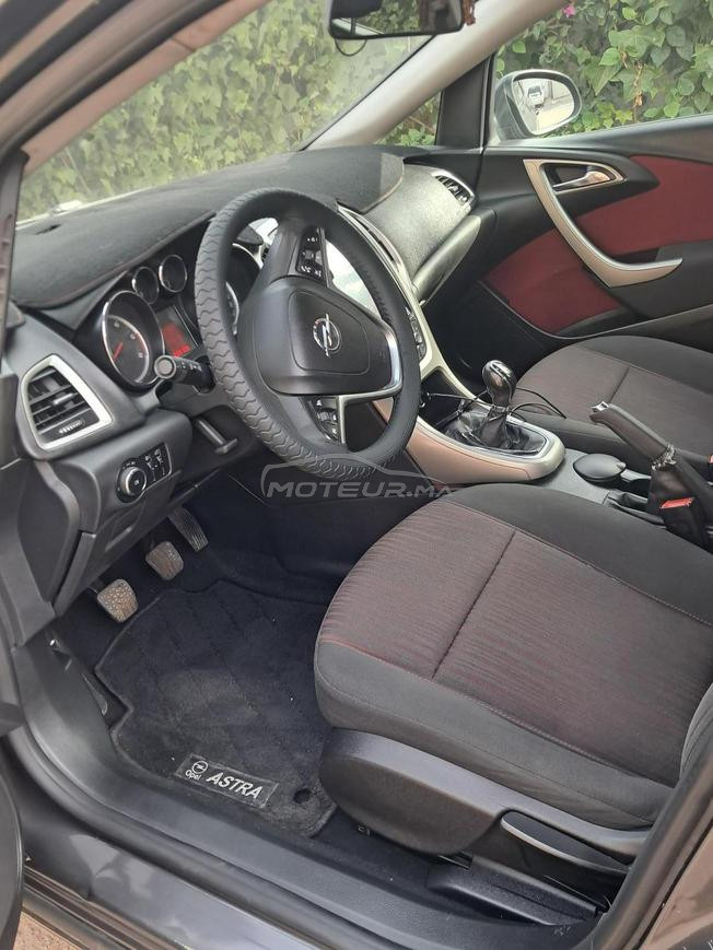 opel astra 2012 trés bon état
