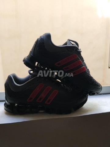 Chaussure Adidas authentique, taille 42 - 2