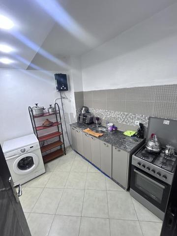 Appartement familial en rez-de-chaussée à Hay Mohammadi, en face d'Iselan