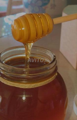 عسل طبيعي للبيع بالجملة والتقسيط