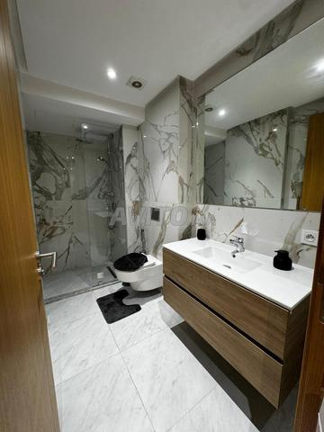 Neuf Studio Meublé luxe Ensoleillé 5min CFC - 2