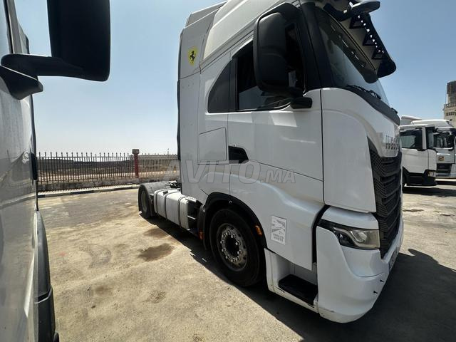 camion très bon état , modèle 2021, douane 2026 - 2