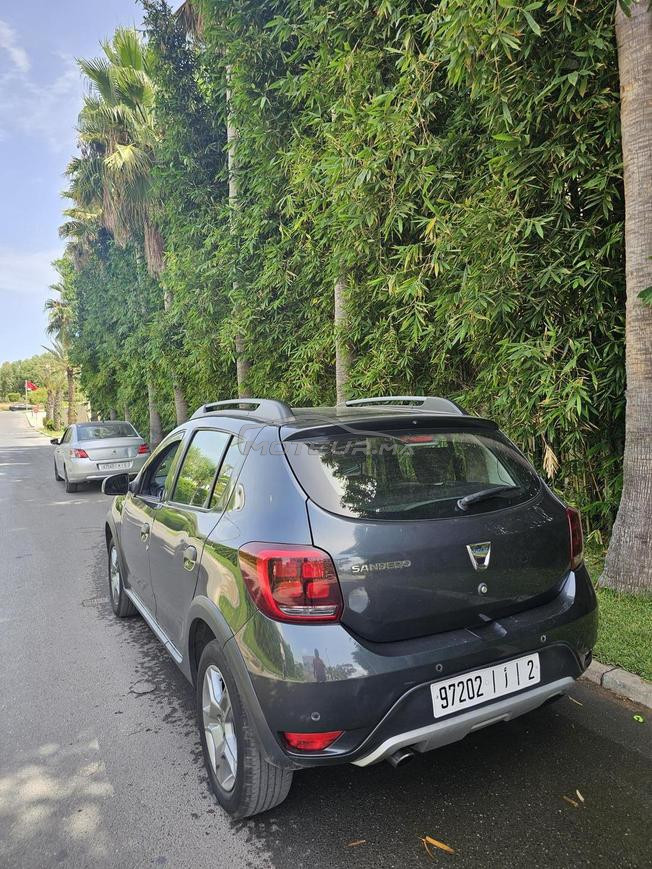 Dacia Sandero Stepway – Fin 2020 – excellent état