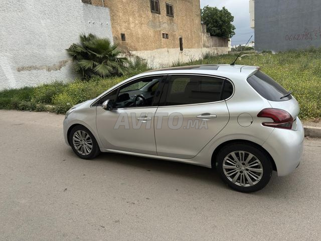 بيجو 208