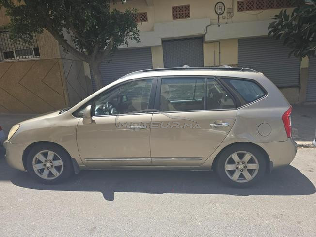 Kia carens