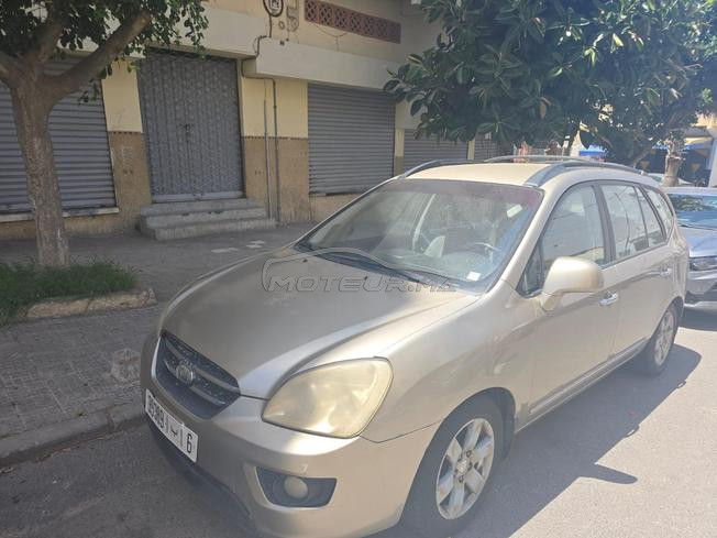 Kia carens