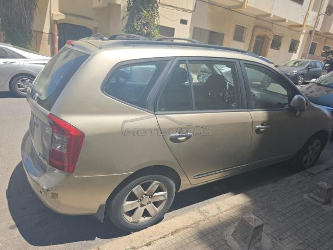Kia carens