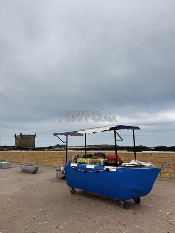 Chariot en forme de bateau