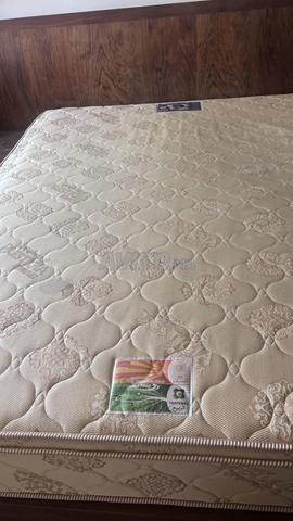 Grand matelas 1m60 sur 2m à vendre