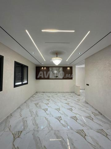 Maison indépendante avec deux façades et garage à vendre - 2