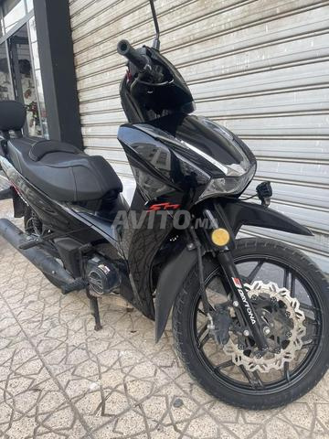 Modèle 2024 Daytona noir dernier prix 7000 dh - 2