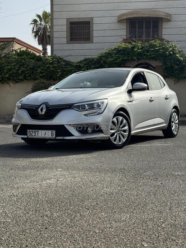 🚗 RENAULT MÉGANE 2018 – À VENDRE
