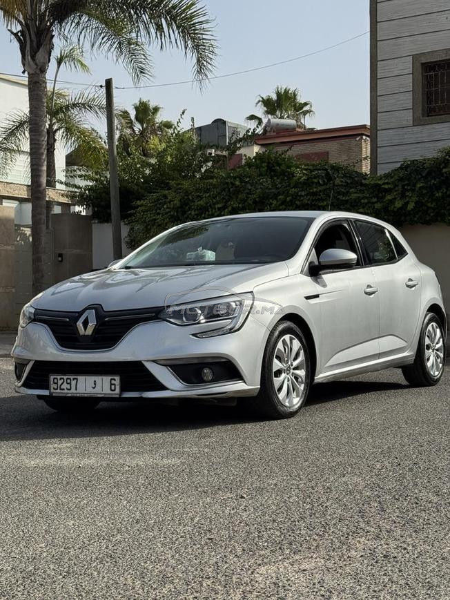 🚗 RENAULT MÉGANE 2018 – À VENDRE