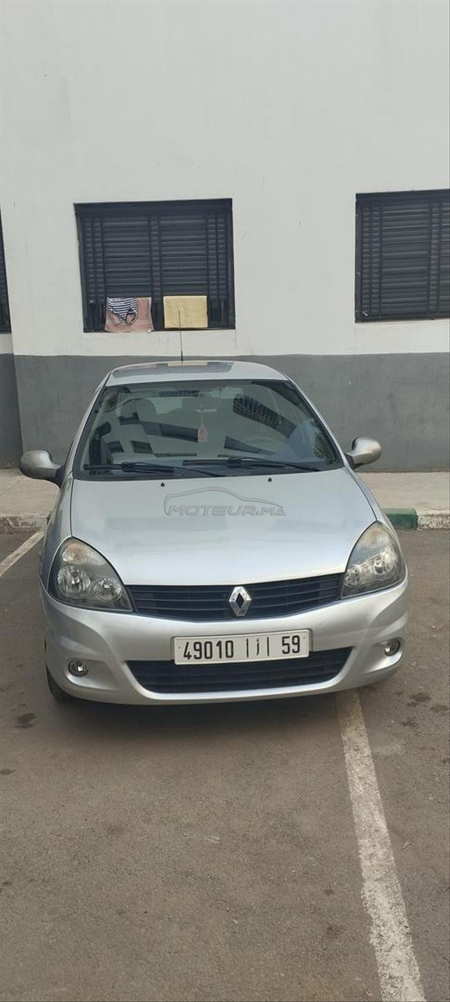 Renault Clio campus à Temara