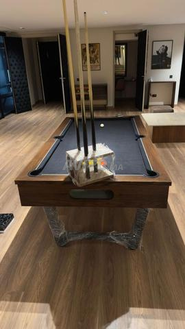 Table de billard contemporaine