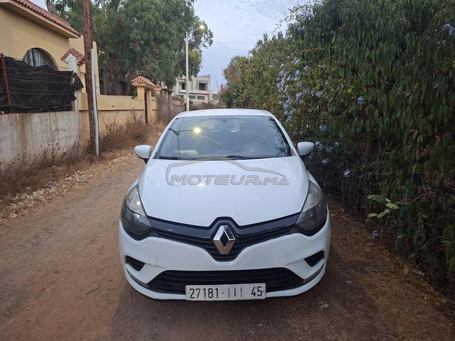 vente clio très bon état 