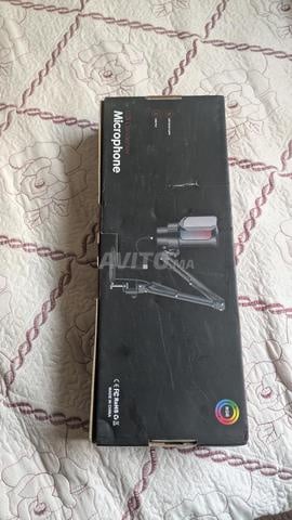 Microphone Studio USB RGB Avec Bras Articulé