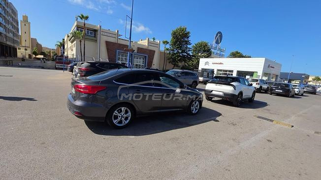 Voiture ford focus sportline 2015 à vendre