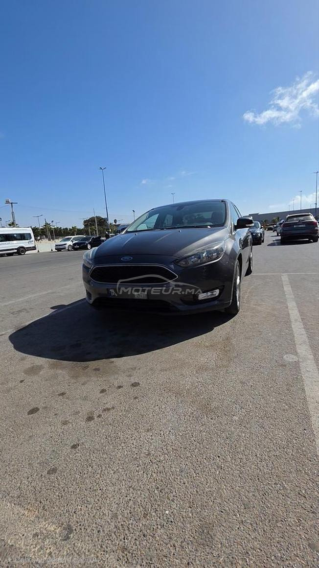 Voiture ford focus sportline 2015 à vendre