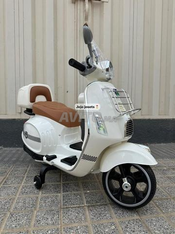 Moto Vespa Classique Électrique 12V