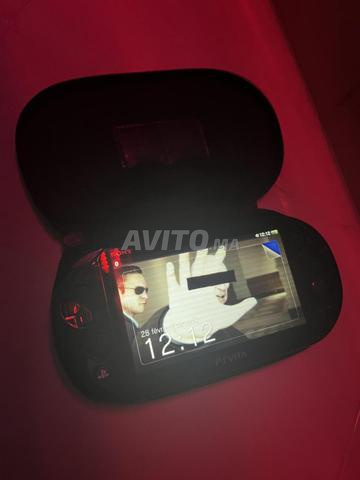 PS Vita bon état avec beaucoup de jeux - 2